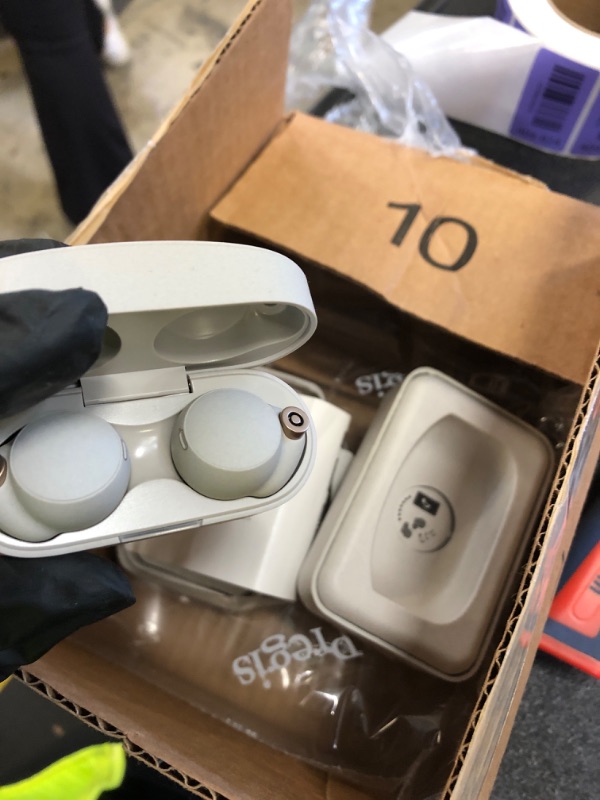 Photo 1 of Sony WF-1000XM4 Industry Leading Noise Canceling Truly Wireless Earbud Headphones with Alexa Built-in, Silver