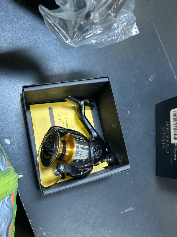 Photo 1 of Shimano 22 Stella Fishing Reel Shipped from Japan 2022 Model (C3000SDH)