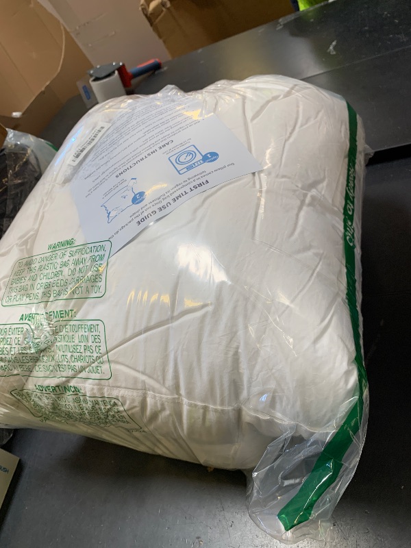 View 2 of LIANLAM Goose Feather Down Pillows Queen Size Set of 2, 3-Chamber 5 Star Hotel Pillow for Deep Sleep,Soft Bed Pillows for Neck Pain Relief, Perfect for Side Sleeper, 100% Cotton Shell(2 Pack,20"x30")