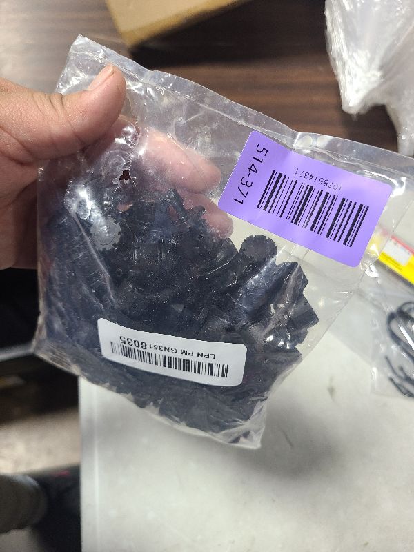 Photo 1 of 100Pcs Drip Irrigation Emitters,Adjustable Irrigation Drippers Sprinklers,1/4 Inch Emitters Micro Drip for Watering System