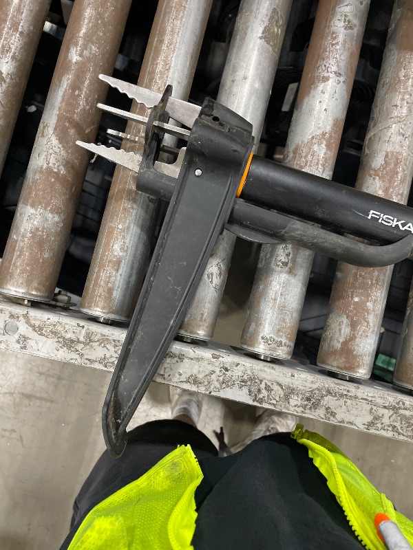 Photo 1 of **HEAVILY USED**Fiskars Stand-Up Weed Puller Tool, 4 Serrated Stainless Steel Claws Grip Roots for Permanent Removal, Reinforced Foot Platform Penetrates Tough Soil, Easy-Eject & Ergonomic Offset Handle, 39"
