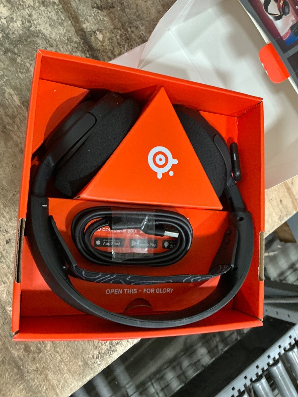 Photo 1 of **Missing Type A to Type C cable** SteelSeries Arctis Nova 5 Wireless Multi-System Gaming Headset — Neodymium Magnetic Drivers — 100+ Audio Presets — 60 HR Battery — 2.4GHz or BT — ClearCast Gen2.X Mic — PC, PS5, PS4, Switch, Mobile