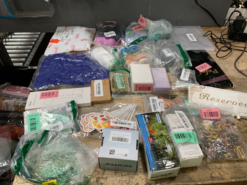 Photo 1 of ** SOLD AS IS BUNDLE OF MISCELLANEOUS AND SORTED GOODS **