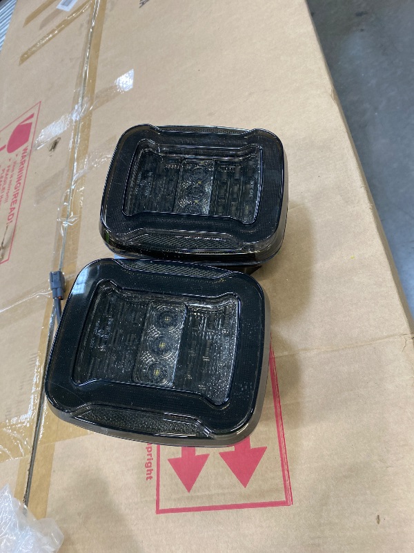 Photo 1 of ***Photo and description for reference only***
Pair 39 LED Square Rear Combination Tail Lights Lamps Assembly -