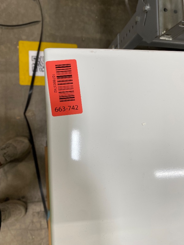 Photo 1 of ***PHOTO AND DESCRIPCION ONLY FOR REFERENCE***
KoolMore 28 Inch 14 Cu Ft Top Freezer Refrigerator, White, Freestanding Full Size Fridge Freezer for Home Kitchen or Garage