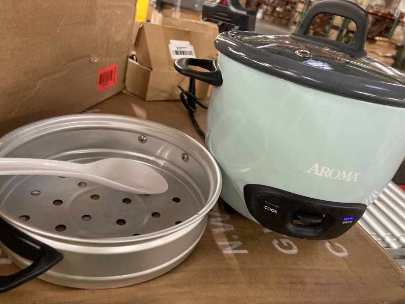 Photo 1 of **DAMAGED BOTTOM***AROMA® 6-Cup (Cooked) / 1.5Qt. Rice & Grain Cooker (ARC-743-1NGBL), Light Blue