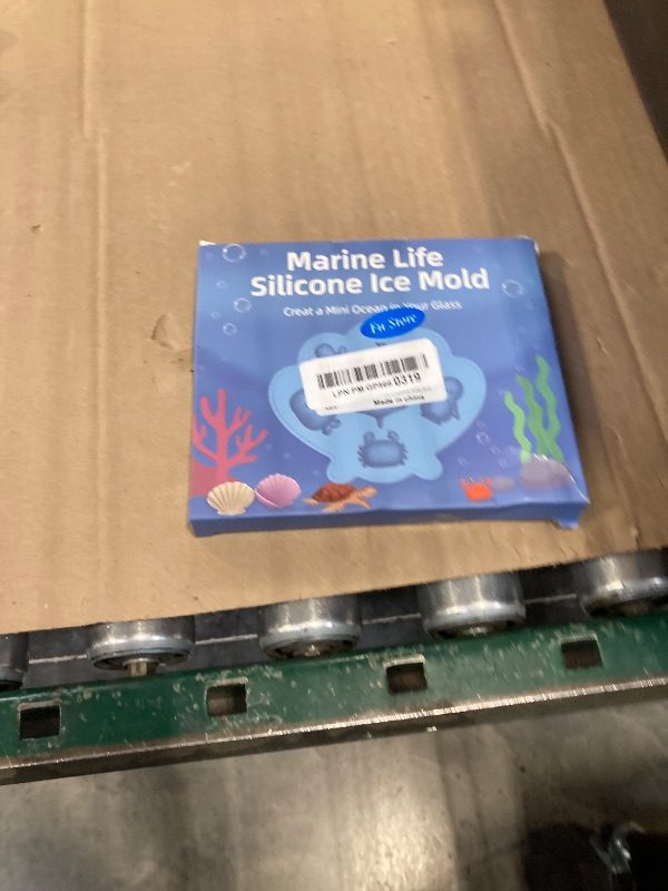 Photo 1 of Fu Store Ice Cube Tray Shell Silicone Ice Cube Trays with Cute Marine Life Shapes Cubes Easy to Release Perfect for Freezer Home, Kitchen, Drinks, Cocktail, Coffee, Chocolate Mold (Blue)