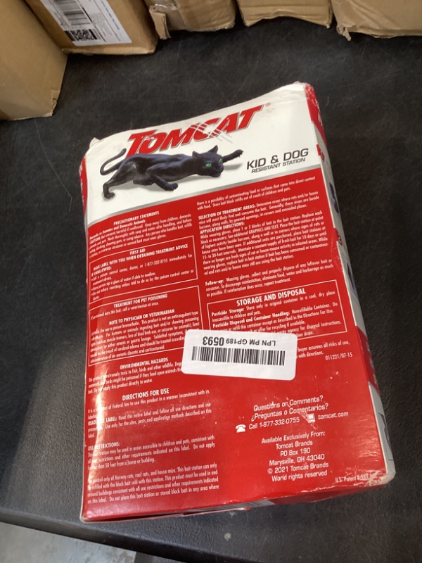Photo 1 of Tomcat Rat & Mouse Killer Child & Dog Resistant, Refillable Station, 1 Station, 15 Bait Blocks (4-Pack)