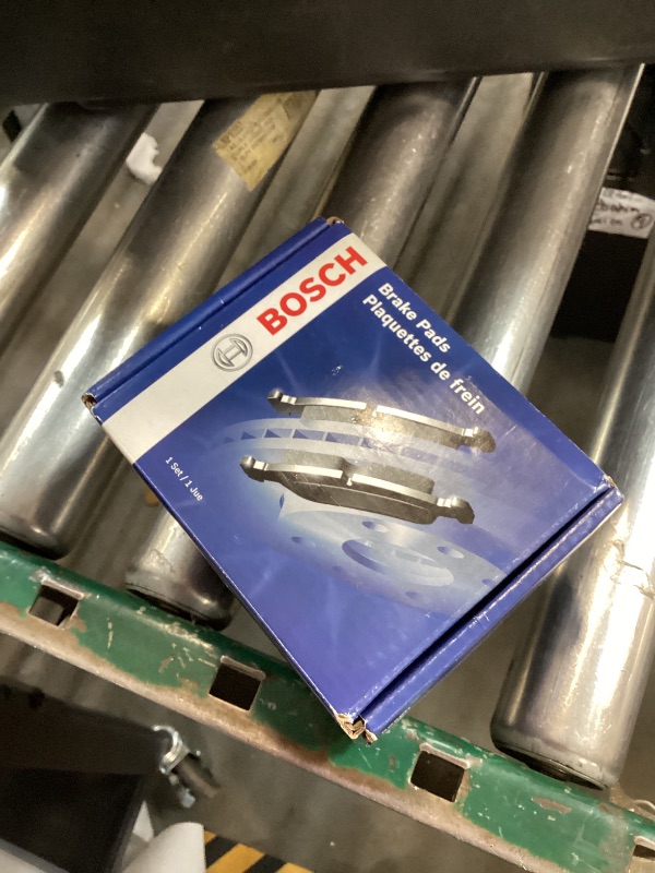 Photo 1 of BOSCH BE828H Blue Ceramic Disc Brake Pad Set with Hardware - Compatible with Select Toyota Avalon, Camry, Solara; REAR