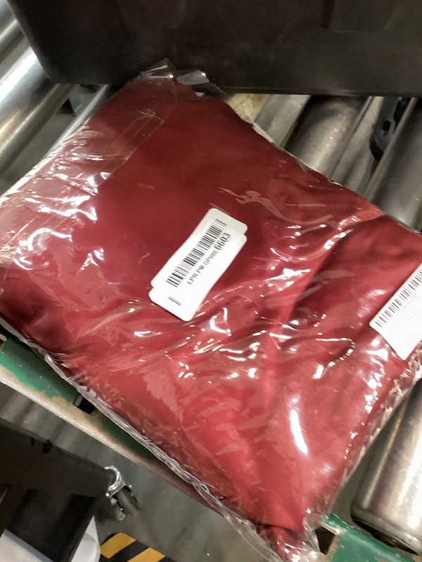 Photo 1 of ROYALE LINENS 300 Thread Count 100% Long Staple Combed Cotton Fitted Sheet Twin - Super Soft Deep Pocket Bottom Sheet - Fitted Sheets Only - Elastic Sheets (Twin, Red)