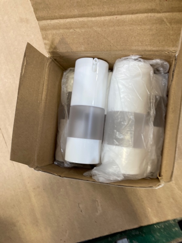 Photo 1 of 15ML FROSTED AIRLESS PUMP BOTTLES 