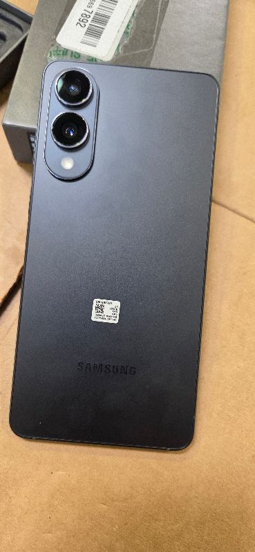 Photo 1 of Samsung Galaxy S25 Edge Phone, 256 GB AI Smartphone, Unlocked Android, Night Video, Fast Processor, ProScaler Display, All-Day Battery, 2025, US 1 Yr Manufacturer Warranty, Titanium JetBlack