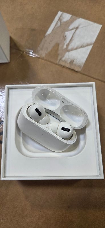 Photo 1 of *** not charging***Apple AirPods Pro (2nd Gen) Wireless Earbuds, Up to 2X More Active Noise Cancelling, Adaptive Transparency, Personalized Spatial Audio MagSafe Charging Case (Lightning) Bluetooth Headphones for iPhone