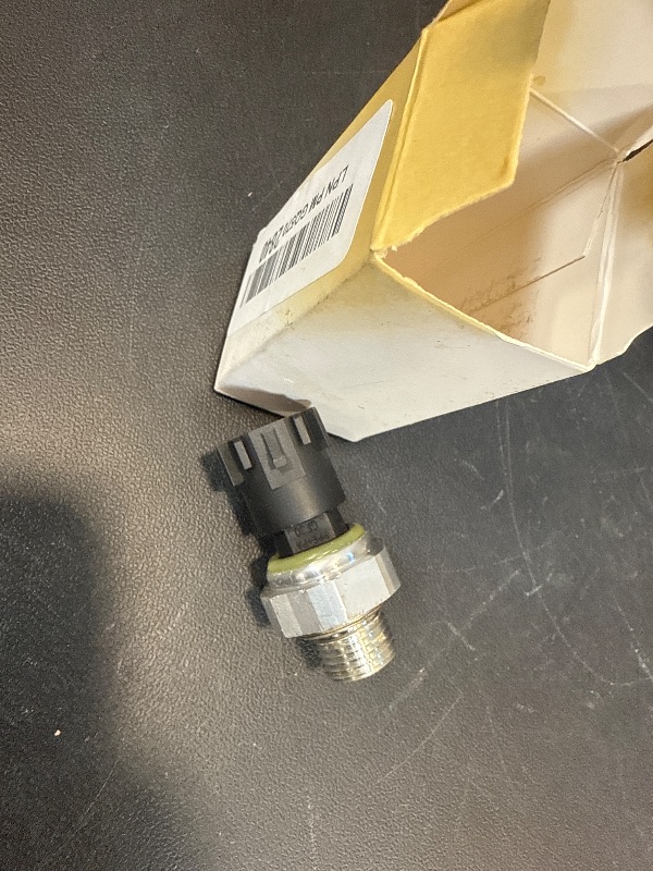 Photo 1 of 12673134 Oil Pressure Sensor For 2009-2020 Chevy Chevrolet Silverado 1500 2500 3500,Express,Avalanche,Camaro,Tahoe,Colorado,Cruze,Equinox,Suburban &GMC Savana,Sierra,Yukon,Canyon&Cadillac CTS,Escalade