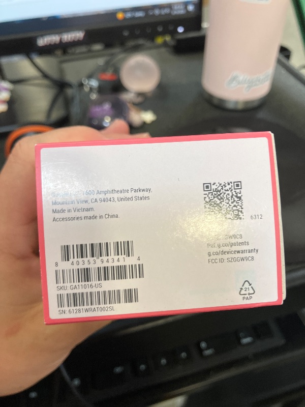 Photo 1 of Google Fitbit Air - Screenless Activity Tracker with Fitness, Heart Rate, and Sleep Tracking - Personalized AI-Powered Coaching - Up to 7 Days’ Battery Life - Works with iOS and Android - Berry