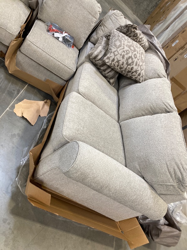 Photo 1 of Ashley Furniture
9060348    3 PIECE - Left-arm Facing Sofa With Corner Wedge --9060346 - Armless Chair----9060355 - Left-arm Facing Loveseat
PLEASE BRING TRUCK UPON PICK UP ITEM IS XL ----FACTORY SEALED