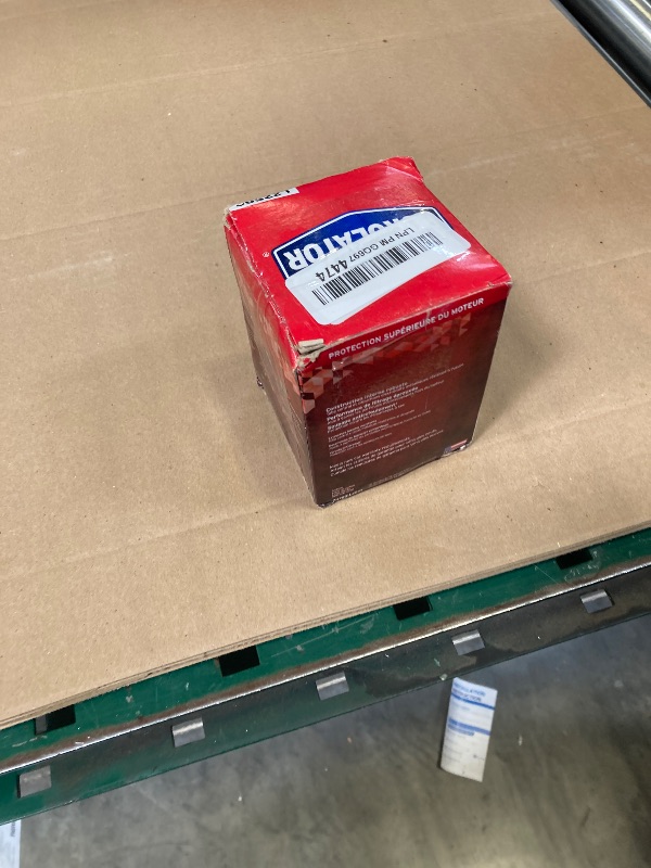 Photo 1 of Purolator L22500 Premium Engine Protection Spin On Oil Filter Compatible With Ford F-150, Explorer, Edge, Chevrolet Silverado 1500, Traverse, Tahoe, GMC Acadia, Sierra 1500 and Yukon