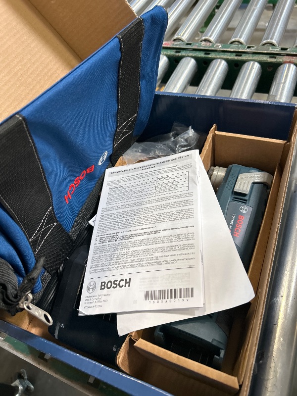 Photo 1 of BOSCH GOP18V-34B14 18V Brushless StarlockPlus® Oscillating Multi-Tool Kit with (1) CORE18V® 4 Ah Advanced Power Battery