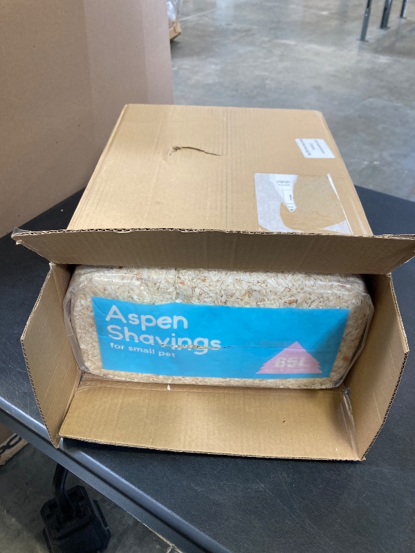 View 2 of Niteangel Aspen Shaving Hamster Beddings for Syrian Dwarf Hamster Gerbil Mice Degu Rat Rabbit Bunny Guinea Pig Chinchilla Hedgehog or Other Small Pets (65L - 4mm)