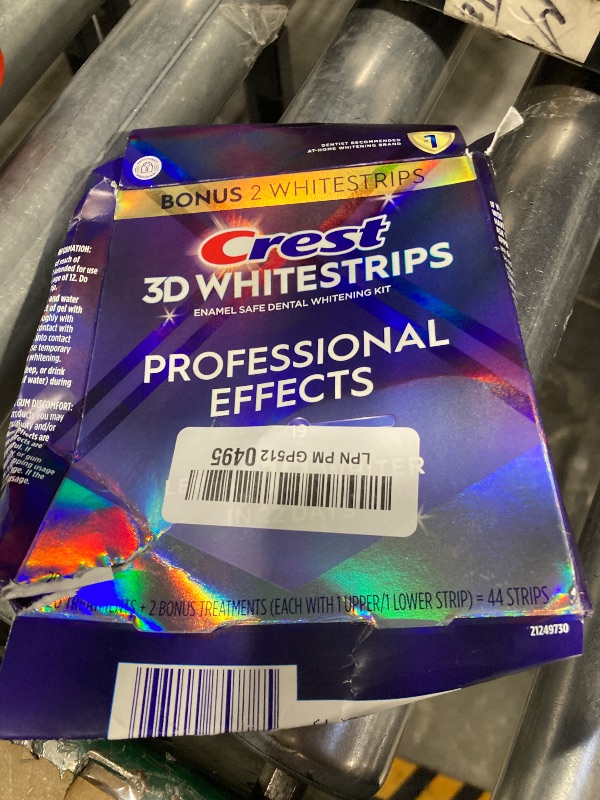 View 2 of Crest 3D Whitestrips Professional Effects – Teeth Whitening Kit, 22 Treatments (20 + 2 Bonus), Each with 1 Upper/1Lower, 44 Strips – Crest 3DWhite Teeth Whitening Strips