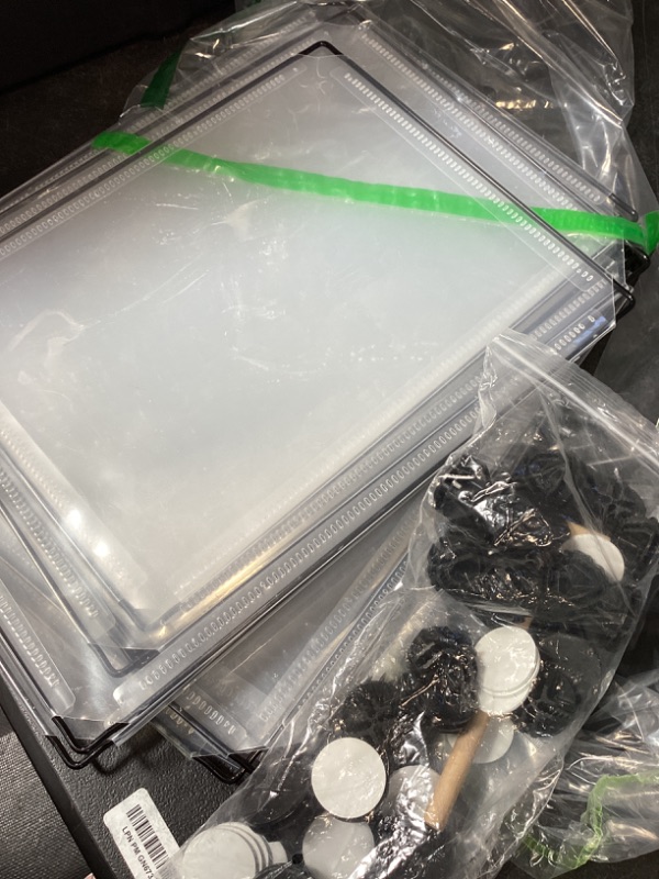 Photo 1 of Plastic shor 3 pack