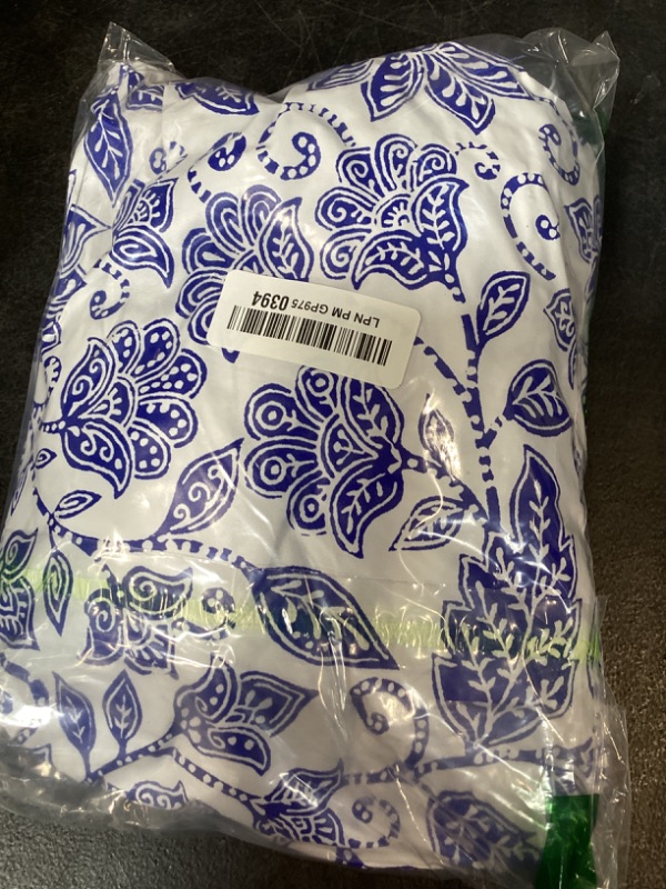 Photo 1 of Pioggia Round Vinyl Fitted Tablecloth with Flannel Backing Elastic Table Cloth Waterproof Oil-Proof Plastic Table Cover Best for 37"-44" Round