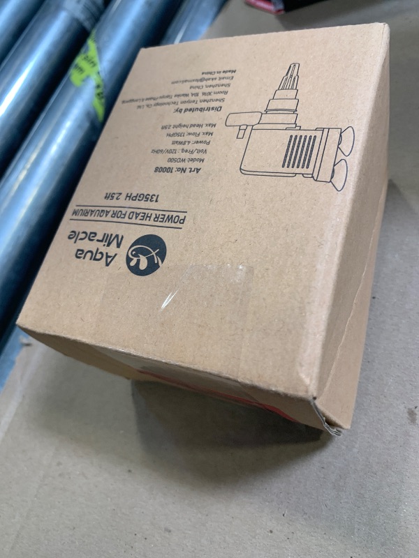 Photo 1 of AquaMiracle Aquarium Powerhead Pump Circulating Water Pump 135 GPH for 10-40 Gallon Aquariums with Aerating Features