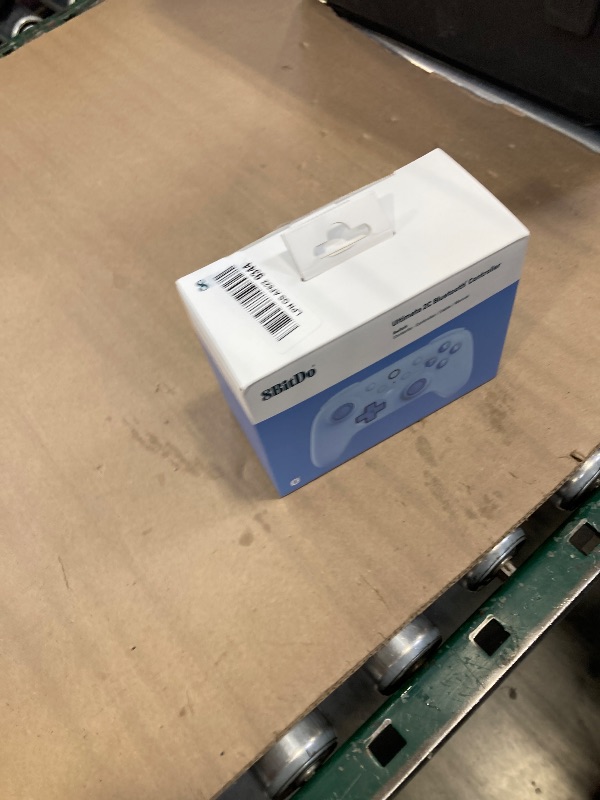 Photo 1 of NINTENDO------------8Bitdo Ultimate 2C Hall Effect Joysticks Bluetooth Controller with Remappable L4/R4 Bumpers, 6-axis Motion Control, Rumble Vibration and Turbo Function for Switch/Switch 2 (Blue)