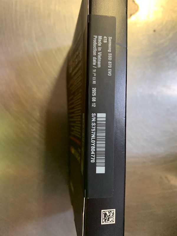 Photo 1 of SAMSUNG 870 EVO 4TB 2.5 Inch SATA III Internal SSD (MZ-77E4T0B/AM) , Black
