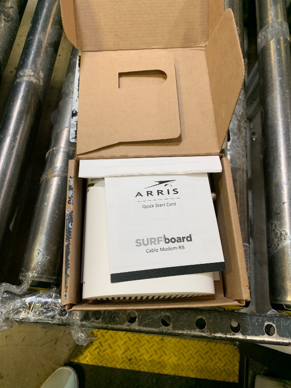Photo 1 of ARRIS - SURFboard S33 32 x 8 DOCSIS 3.1 Multi-Gig Cable Modem with 2.5 Gbps (Renewed)