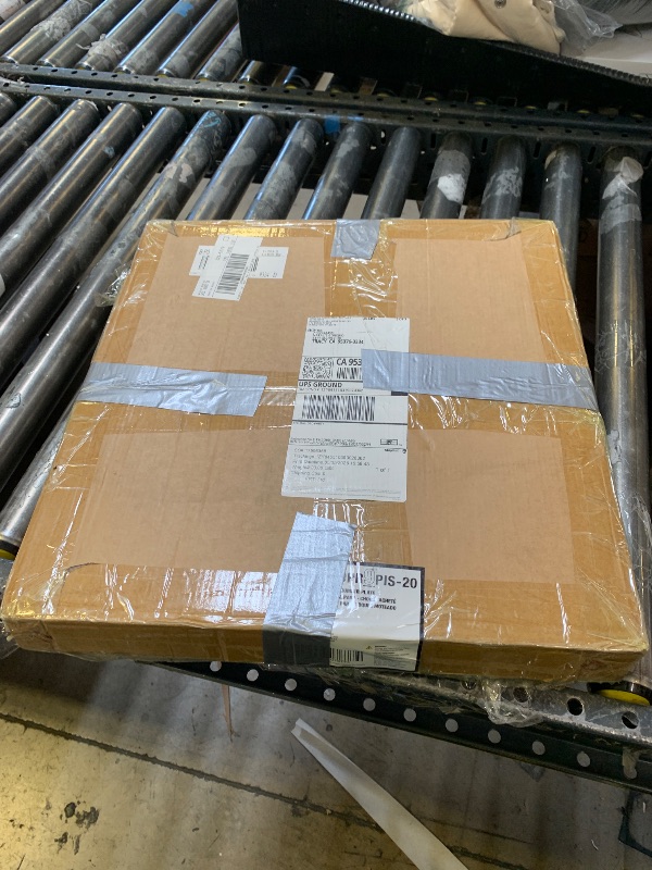 Photo 1 of 10 lb bumper plates 
