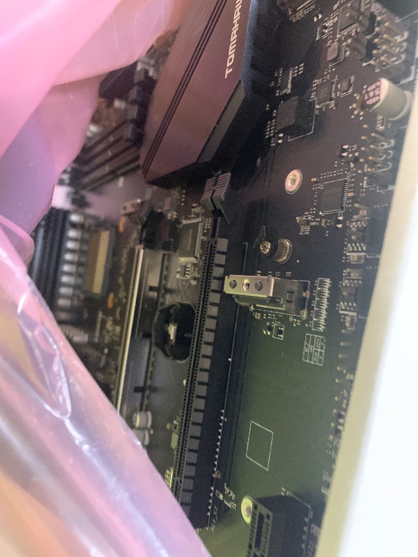 Photo 1 of MSI MAG B650 Tomahawk WiFi Gaming Motherboard (AMD Ryzen 9000/8000/7000 Series Processors, AM5, DDR5, PCIe 4.0, M.2, SATA 6Gb/s, USB 3.2 Gen 2, HDMI/DP, Wi-Fi 6E, Bluetooth 5.3, 2.5Gbps LAN, ATX)