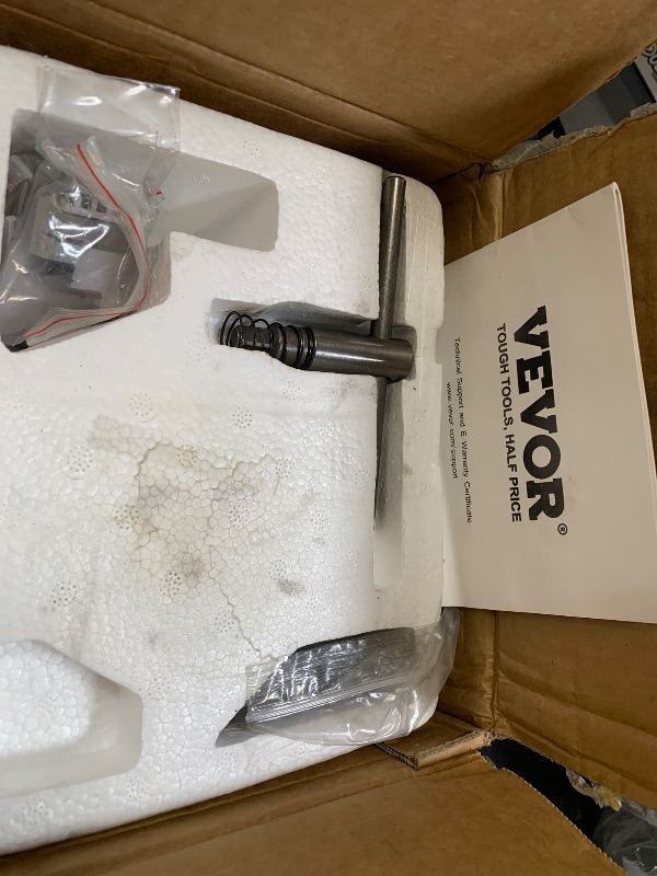 Photo 1 of VEVOR Rotary Table for Milling Machines, 4''/ 100 mm, Horizontal Vertical Model Precision Milling Rotary Table, with 3.1''/80 mm 3-Jaw Chuck M10 T-Bolts Nuts, for Milling Engineering Indexing Tools