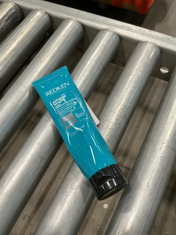 Photo 1 of ***HALF EMPTY***Redken Extreme Length Leave-In Treatment For Hair Growth - Seals Split Ends & Prevents Breakage, Infused With Biotin