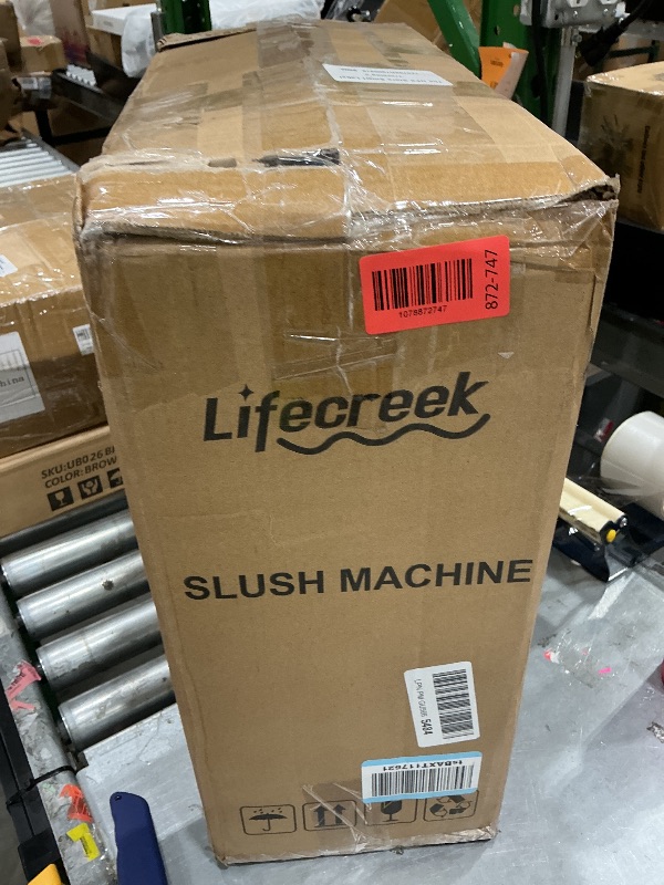 Photo 1 of LIFECREEK 88oz Slushie Machine for Kitchen Use 211