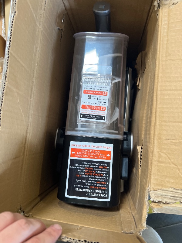 Photo 1 of LIFECREEK 88oz Slushie Machine for Kitchen Use 211