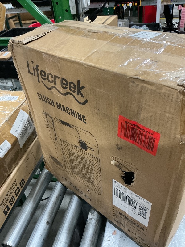 Photo 1 of LIFECREEK 88oz Slushie Machine for Kitchen Use 211