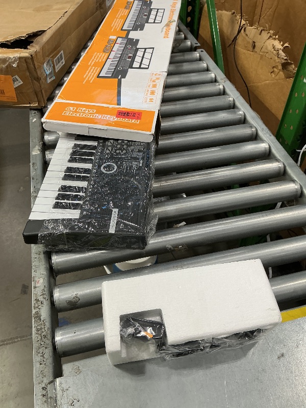 Photo 1 of [Half of keys do not work] 61 Key Keyboard Piano, Portable Electronic Keyboard Piano for Beginners with Speakers, Microphone, Sheet Music Stand, 100 Voices, 100 Rhythms, Digital Music Keyboard for Teen