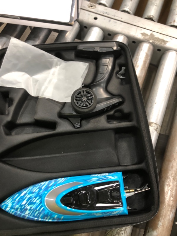 Photo 1 of **PARTS ONLY** BEZGAR RC Boat, 2 Packs 12 inch Fast Speed RC Boat 30 KPH with A Portable Suitcase for Lakes & Pools & Salt Water, Summer Toys for Adults and Ideal Gifts for Kids Boys Age 6 7 8-12 Years Old - TX2P1