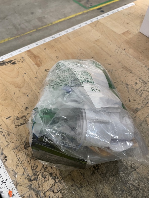 Photo 1 of ***BUNDLE: 8 assorted items  
