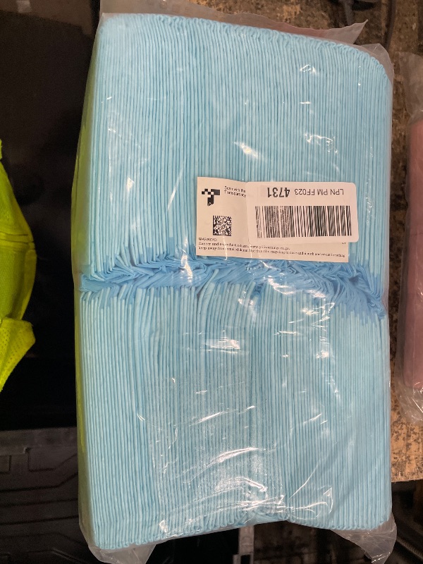 Photo 1 of (100 Pads) CalPalmy Ultra Absorbency Pet Toilet Training Pads 18" x 13" Moisture Locking Technology Turns Liquid into Gel - Perfect for Rabbits and Guinea Pigs