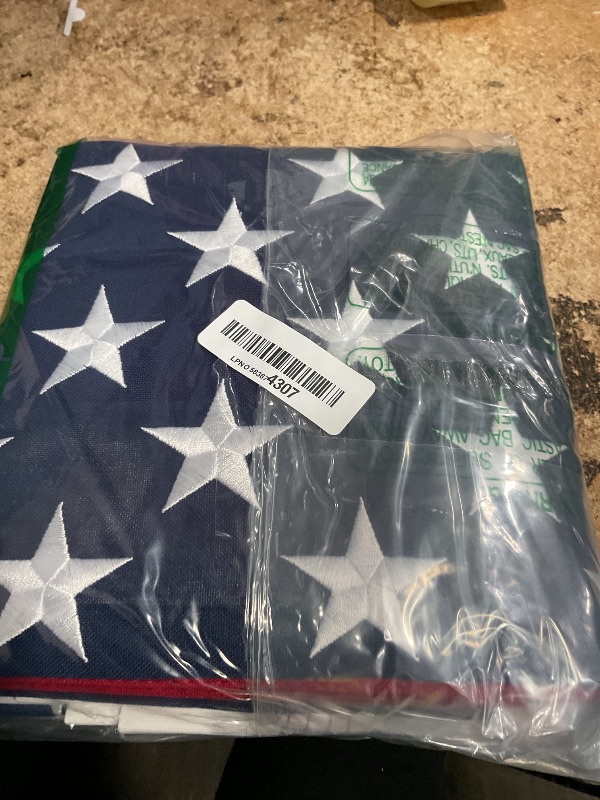 Photo 1 of *UNKNOWN SIZE**US FLAG