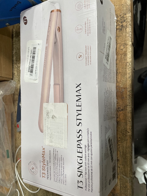 Photo 1 of **ACTUAL RETAIL IS $24 **Conair Hair Straightener, Double Ceramic, 1" Extra-Long Plates | Double ceramic hair straightener for all hair types with 5 heat settings to 410°F, 30-second heat up & a claw clip