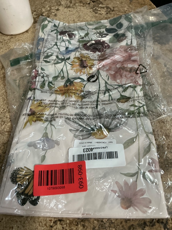 View 2 of 1 Pcs Spring Floral Tablecloth, Butterfly Wildflower Plastic Disposable Tablecloth Rectangle Table Covers for Easter, Birthday, Wedding, Mothers Day Tea Party Supplies and Decorations,54 x 108 Inch