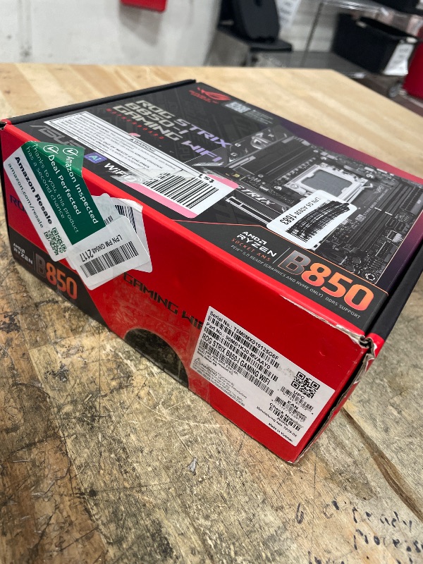 Photo 1 of **PARTS ONLY*** ASUS ROG Strix B850-I WiFi Game, AMD Mini-ITX Motherboard, 10+2+1-Stage Power Supply, DDR5, PCIe 5.0 Slot with Q-Release Location, 2 M.2 Slots, WiFi 7 with WiFi Q Antenna, AI Advisor, AI Networking II