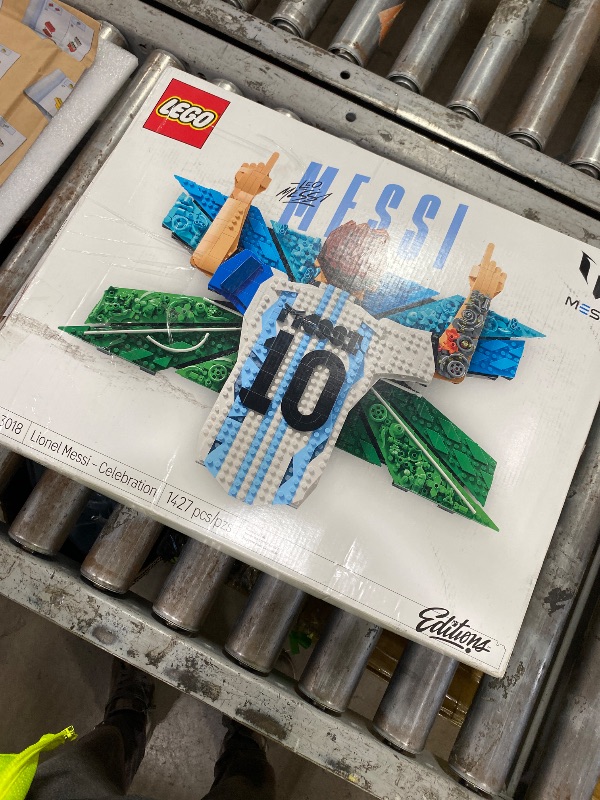 Photo 1 of ***NO REFUND IF RETURNED WITH OPEN BAGS, NO EXCEPTIONS***
***ALL BAGS AND MANUAL ARE SEALED***
LEGO Editions Lionel Messi – Celebration - Building Set for Boys & Girls, Ages 14+ - Collectible Soccer Gift for Fans - Kids Bedroom or Shelf Decor - 43018