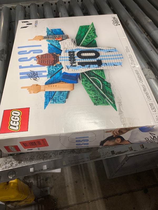 Photo 1 of ***NO REFUND IF RETURNED WITH OPEN BAGS, NO EXCEPTIONS***
***ALL BAGS AND MANUAL ARE SEALED***
LEGO Editions Lionel Messi – Celebration - Building Set for Boys & Girls, Ages 14+ - Collectible Soccer Gift for Fans - Kids Bedroom or Shelf Decor - 43018