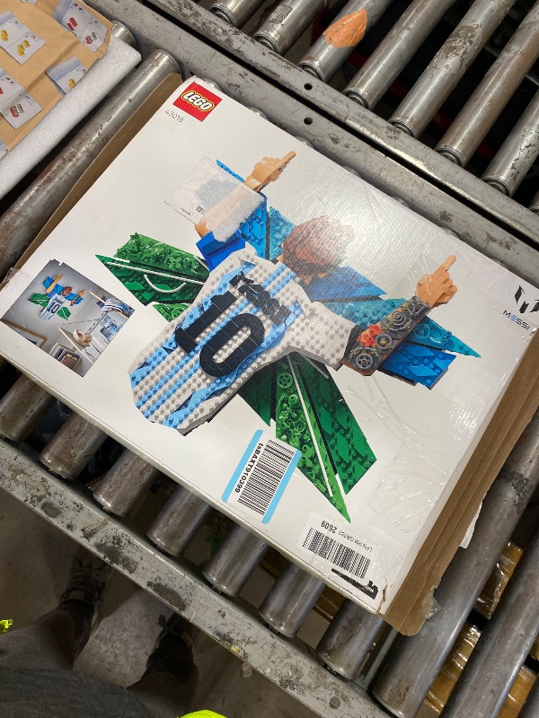 Photo 1 of ***NO REFUND IF RETURNED WITH OPEN BAGS, NO EXCEPTIONS***
***ALL BAGS AND MANUAL ARE SEALED***
LEGO Editions Lionel Messi – Celebration - Building Set for Boys & Girls, Ages 14+ - Collectible Soccer Gift for Fans - Kids Bedroom or Shelf Decor - 43018