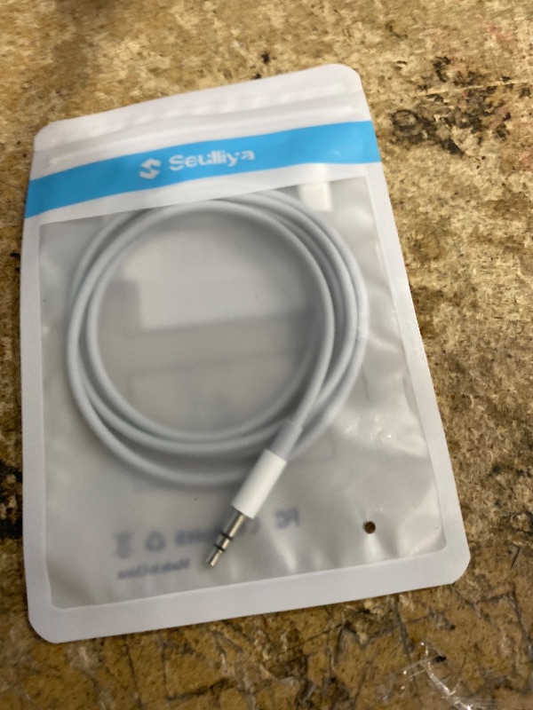 Photo 1 of (Apple MFi Certified) iPhone AUX Cord,Lightning to 1/8 Inch Audio Cable,3.3ft, Headphone Jack Adapter Male Aux Stereo Audio Cable Compatible for iPhone 14/13/12/11/XR/X/8/7 (White)