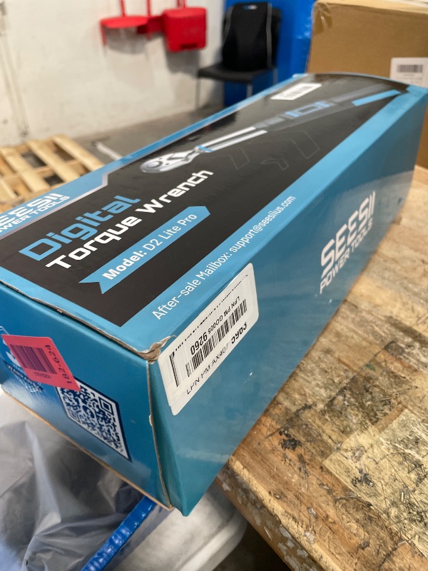 Photo 1 of ***MISSING PARTS***
Seesii 3/8" Digital Torque Wrench, ±2% Accuracy, 0–220 N·m/0–162 ft-lbs, LCD Display, Real-Time & Peak Modes, Preset & Data Storage, Dual Alarm, Electric Torque Wrench for Bicycle, Car, Motorcycle